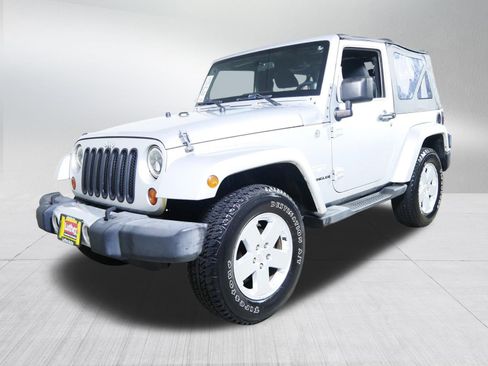 Used 2011 Jeep Wrangler Sahara w/ Dual Top Group AWD/4WD image 3