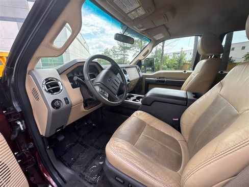 Used 2011 Ford F250 Lariat w/ Lariat Interior Pkg AWD/4WD image 14