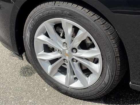 Used 2025 Chevrolet Malibu LT FWD image 20