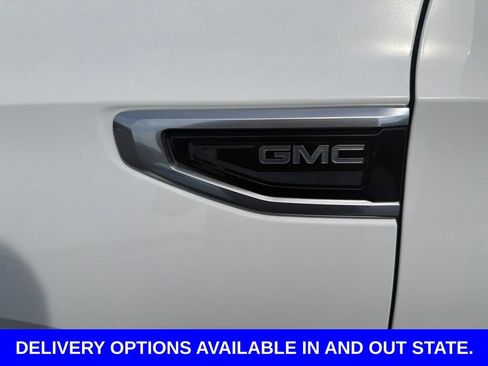 Used 2022 GMC Yukon XL Denali AWD/4WD image 11