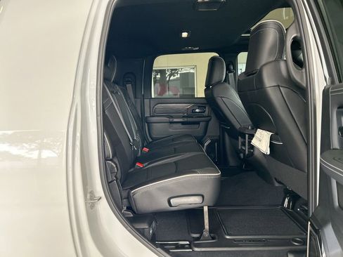New 2025 RAM 2500 Limited image 36