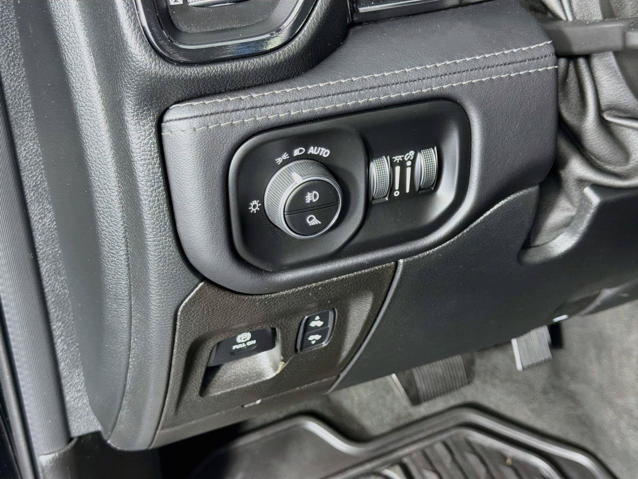 Used 2022 RAM 1500 Limited AWD/4WD image 40