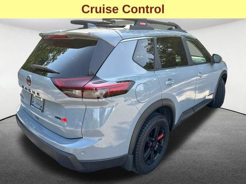 Used 2025 Nissan Rogue SV AWD/4WD image 10