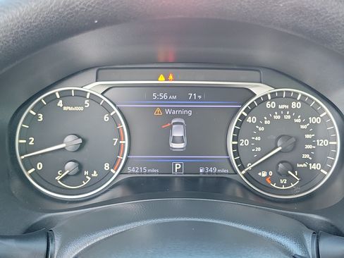 Used 2024 Nissan Altima 2.5 SV FWD image 11