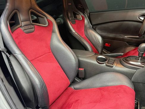 Used 2017 Nissan 370Z NISMO RWD image 12