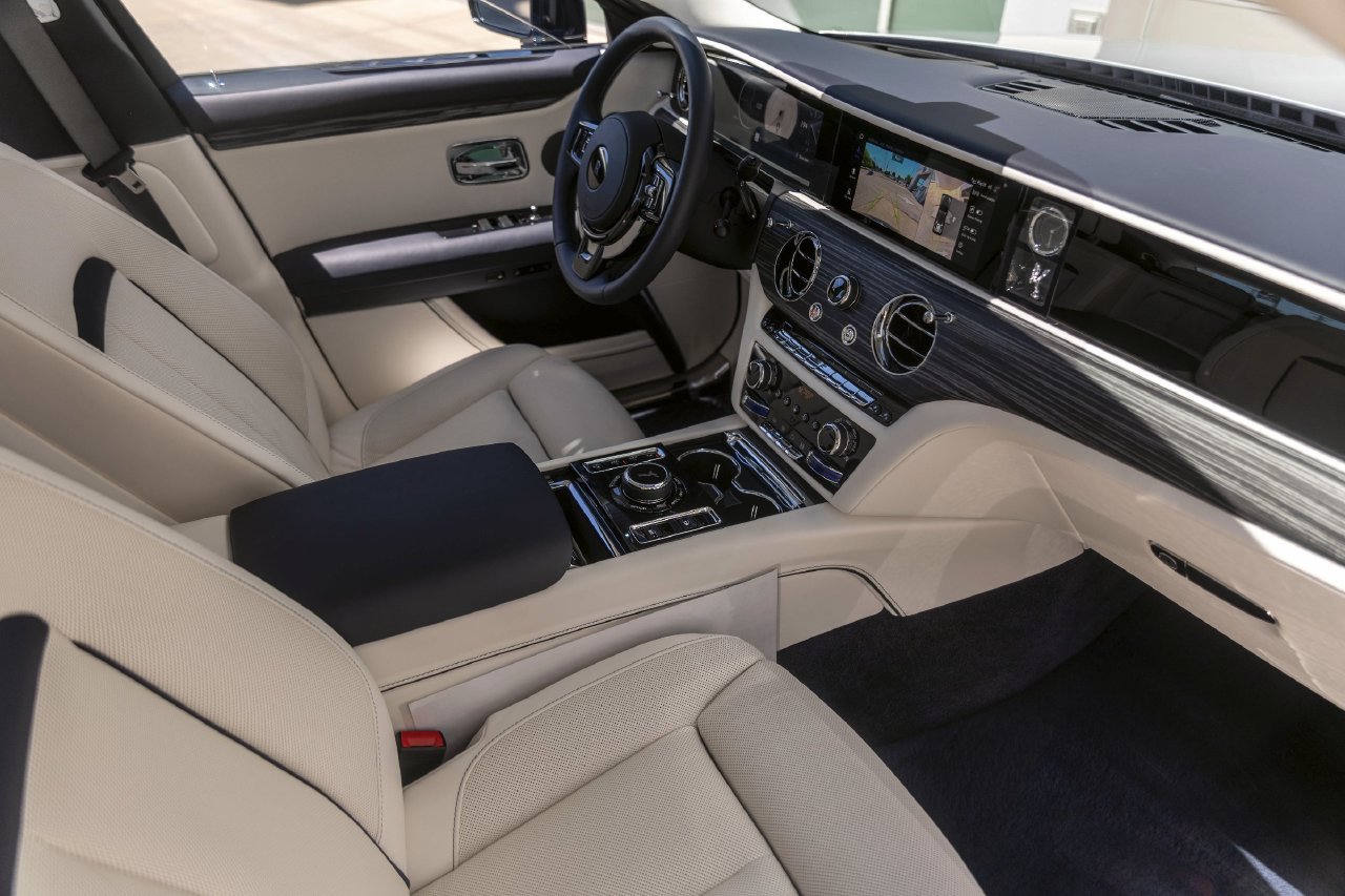Certified 2025 Rolls-Royce Ghost AWD/4WD image 57