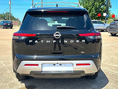 Used 2025 Nissan Pathfinder SL FWD image 7