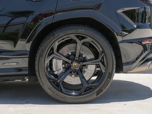 Used 2026 Lamborghini Urus SE AWD/4WD image 22