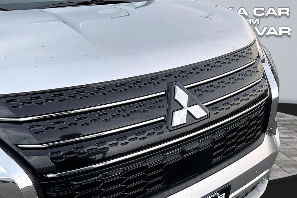 Used 2024 Mitsubishi Outlander SE AWD/4WD image 28