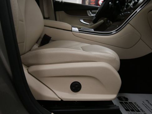 Used 2021 Mercedes-Benz GLC 300 4MATIC image 30