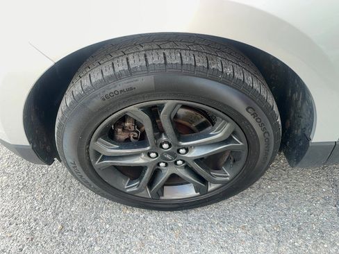 Used 2018 Ford Edge SEL w/ Equipment Group 201A AWD/4WD image 3