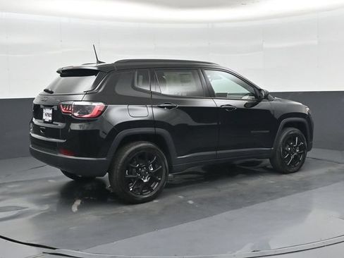 New 2026 Jeep Compass Latitude AWD/4WD image 3