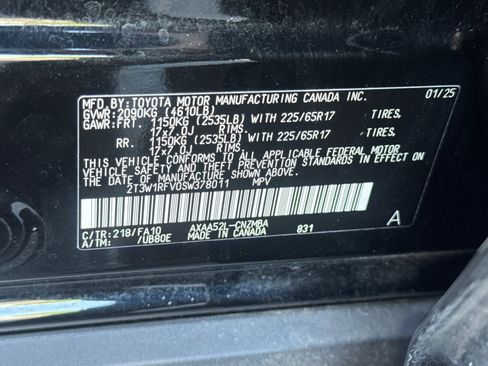 Used 2025 Toyota RAV4 XLE w/ Convenience Package FWD image 20