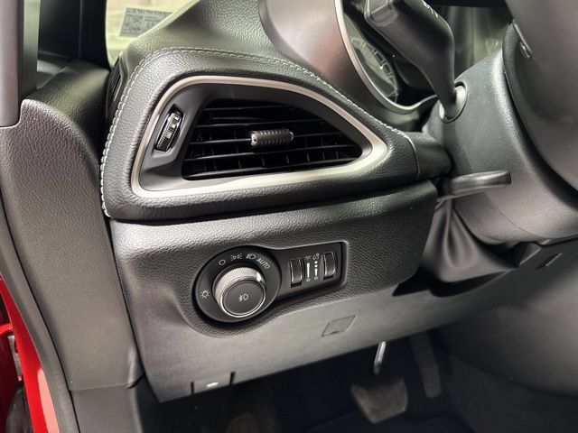 New 2026 Chrysler Pacifica Select AWD/4WD image 19