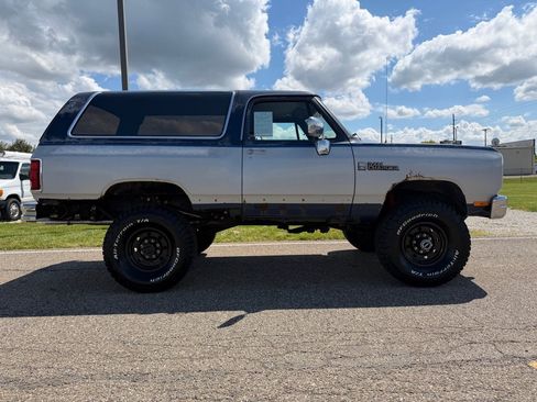Used 1990 Dodge Ramcharger 4WD image 20