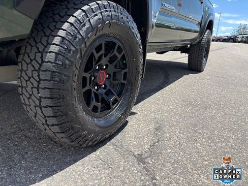 Used 2021 Toyota Tacoma TRD Off-Road w/ TRD Premium Off Road Package AWD/4WD image 13