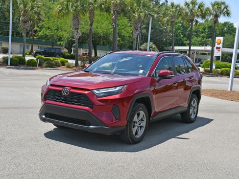 Used 2023 Toyota RAV4 XLE FWD image 6