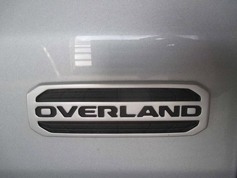 Used 2023 Jeep Gladiator Overland image 43