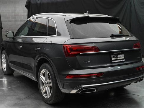 Used 2022 Audi Q5 e Premium w/ Convenience Package image 10