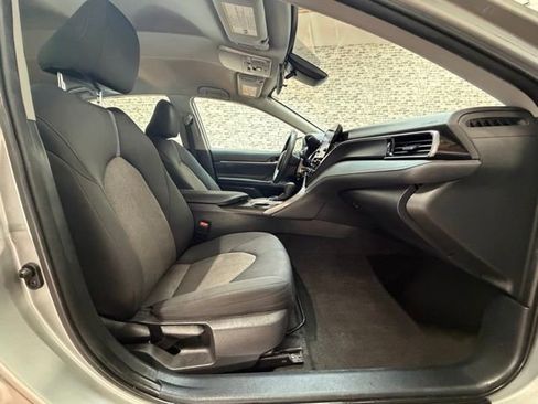 Used 2021 Toyota Camry LE FWD image 9