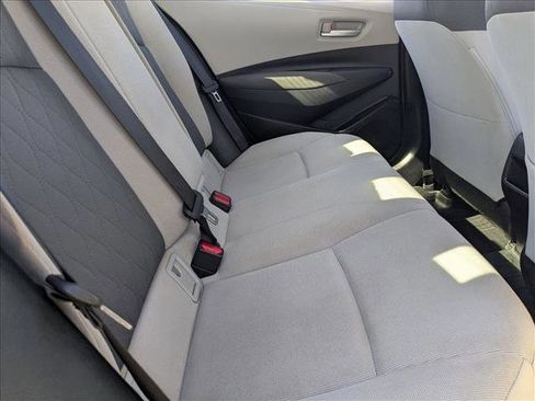 Used 2020 Toyota Corolla LE image 18