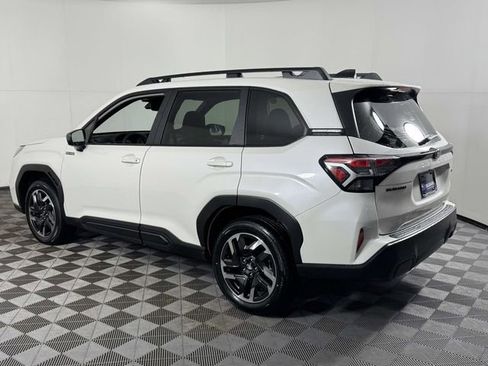 Certified 2025 Subaru Forester Premium AWD/4WD image 7