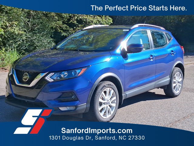 Used 2022 Nissan Rogue Sport SV FWD image 1