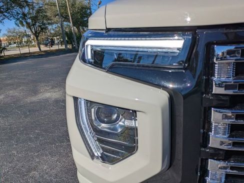 New 2026 GMC Canyon Denali image 9