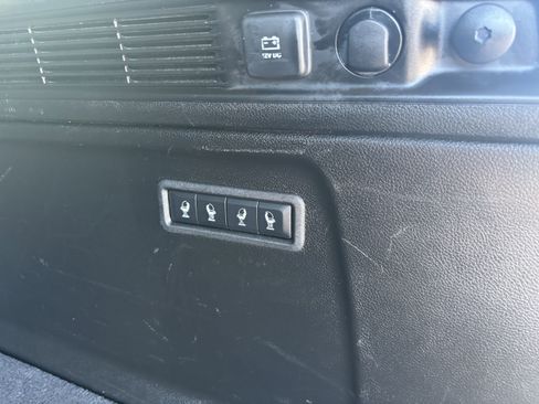 Used 2024 Jeep Wagoneer L Series II w/ Flexible Seating Group RWD image 27