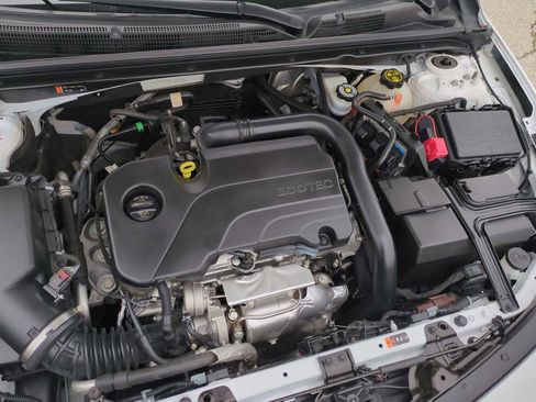 Used 2022 Chevrolet Malibu LT w/ Sport Edition image 30