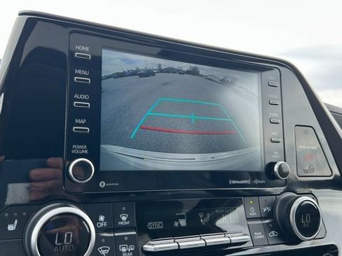 Used 2021 Toyota Highlander XLE image 87