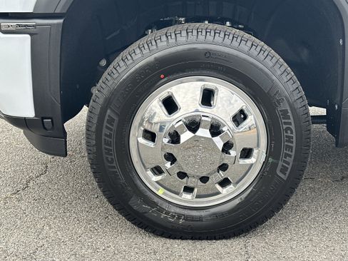 New 2026 GMC Sierra 3500 Denali w/ Denali Reserve Package AWD/4WD image 11