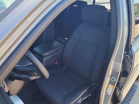 Used 2023 Chevrolet Colorado LT w/ LT Convenience Package RWD image 11