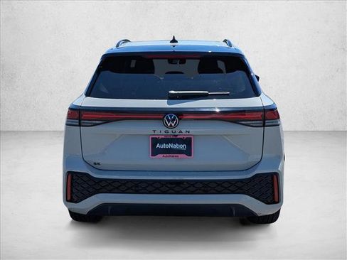 New 2026 Volkswagen Tiguan SE R-Line FWD image 6