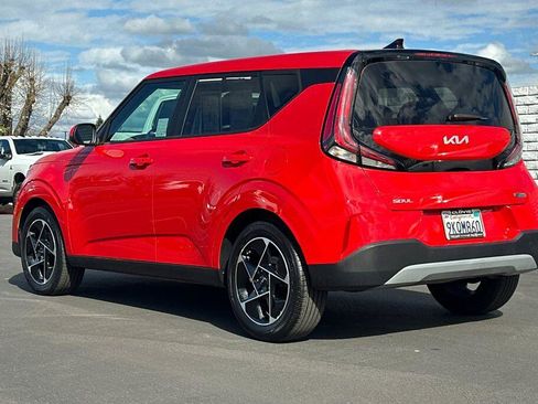Used 2024 Kia Soul EX image 6