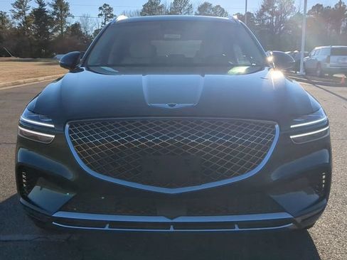 Used 2022 Genesis GV70 2.5T w/ Advanced Package AWD/4WD image 8