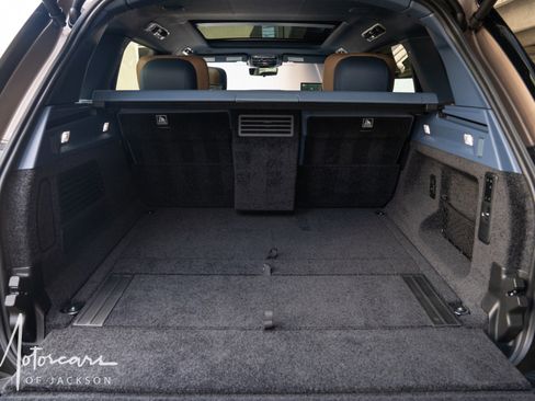 Used 2023 Land Rover Range Rover SV image 13
