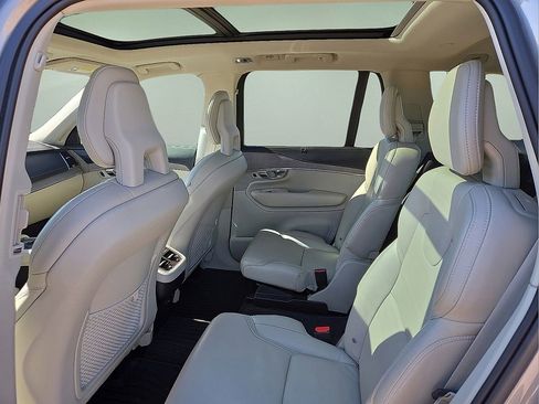 Used 2022 Volvo XC90 T6 Inscription w/ Advanced Package image 18