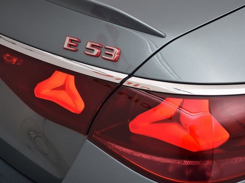 Used 2025 Mercedes-Benz E 53 AMG e 4MATIC Sedan image 12