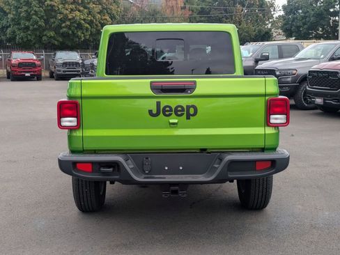 New 2025 Jeep Gladiator Sport image 6