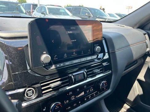 Used 2024 Nissan Pathfinder Rock Creek AWD/4WD image 8