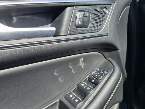 Used 2023 Ford Edge ST image 19