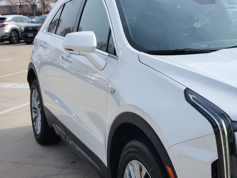Used 2024 Cadillac XT4 Premium Luxury image 8