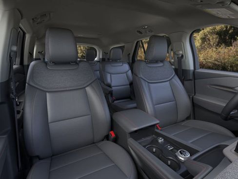 New 2026 Ford Explorer Active w/ Active Comfort Package image 10