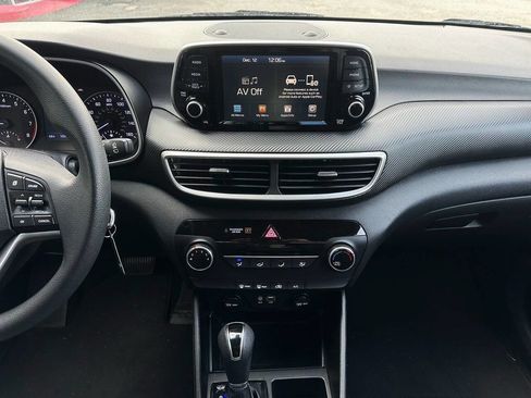 Used 2020 Hyundai Tucson SE w/ Cargo Package image 18