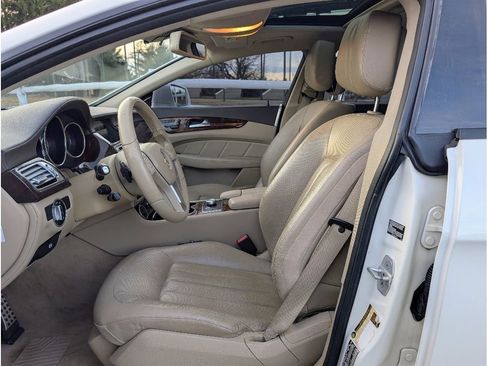 Used 2013 Mercedes-Benz CLS 550 4MATIC w/ Premium I Pkg image 14