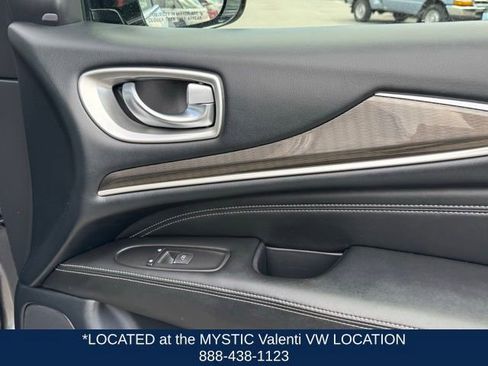 Used 2019 INFINITI QX60 Luxe w/ Essential Package AWD/4WD image 38