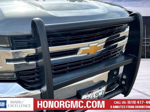 Used 2020 Chevrolet Silverado 1500 LT w/ LT Value Package RWD image 34