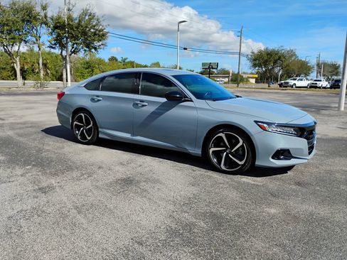 Used 2022 Honda Accord Sport image 2