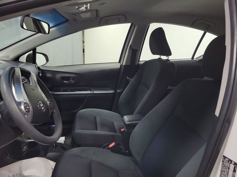 Used 2016 Toyota Prius C Two image 12